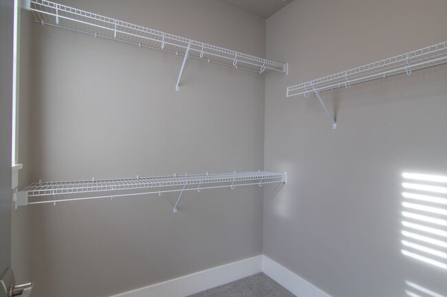 Building Photo - Liberty Lake Stonehill Luxury Condo in the...