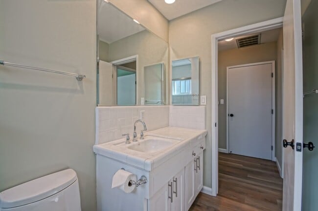 Building Photo - NEWLY REMODELED, SPLIT-LEVEL 3BR2BA DUPLEX...