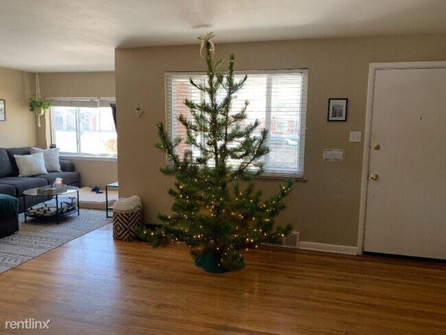 Building Photo - 1160 S Harrison St