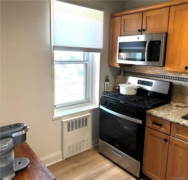 Building Photo - 370 Westchester Ave