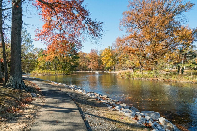 Building Photo - 4339 Cedarlake Ct