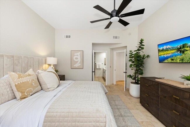 Building Photo - 73417 Foxtail Ln