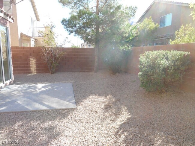 Building Photo - 6371 Thunder Gulch Ave