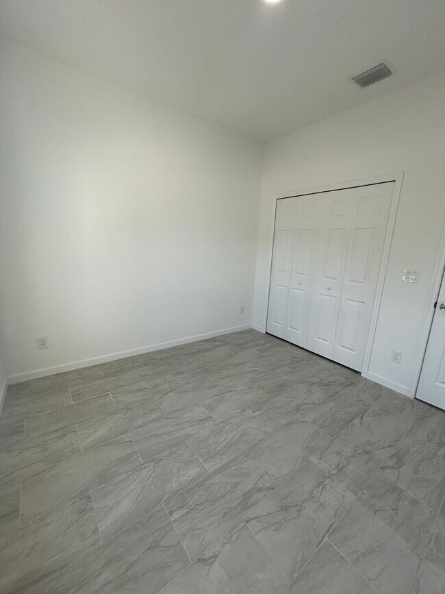 Building Photo - JUST BUILT! Spacious 4Bd /2Ba /2CG Single Family Home