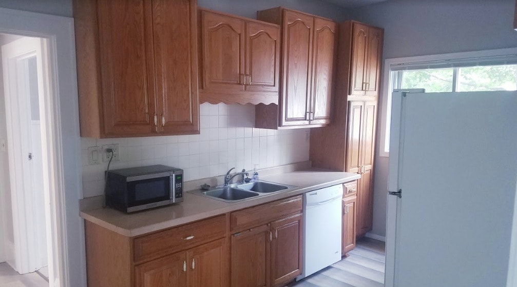 Kitchen 1 - 1906 Portland Ave