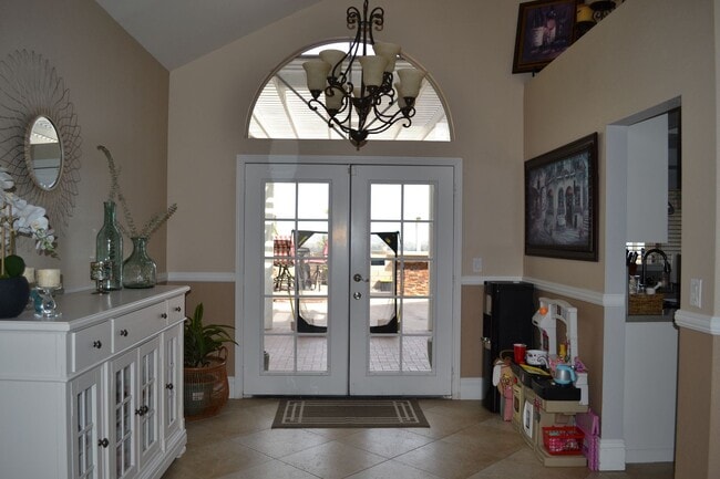 Building Photo - HOME WITH VIEW CORONA