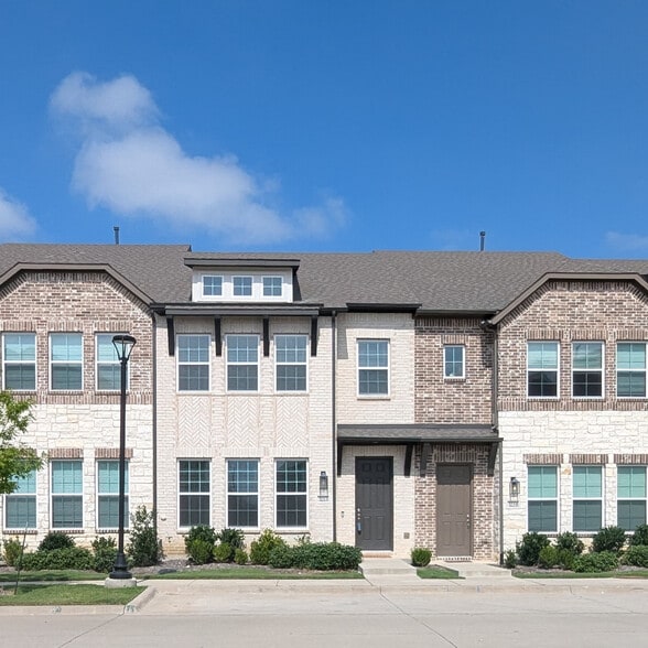 Front of Structure - 2257 Adena Springs Dr