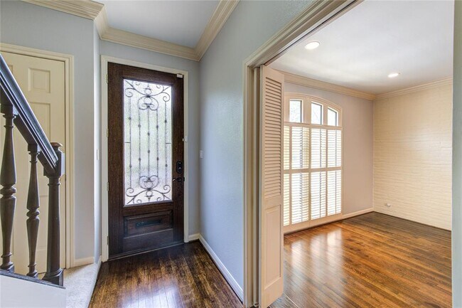 Building Photo - 7530 Del Monte Dr