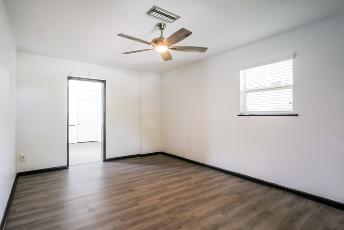 Building Photo - 174 Phoenetia Dr