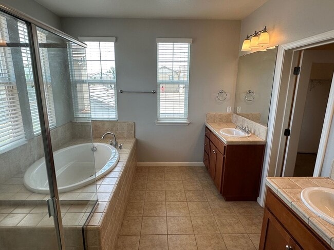 Building Photo - Spacious 4 Bed, 3 Bath House in Mountain House, CA