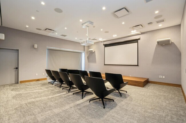 Building Photo - 75 Park Ln S