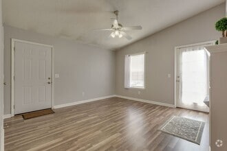 Building Photo - Adorable 2 bed/2 bath condo Hermitage