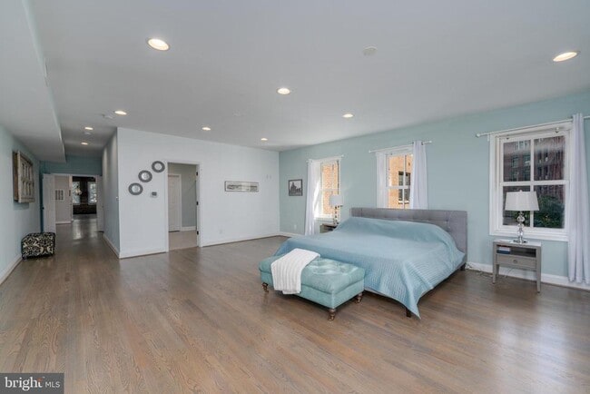 Building Photo - 840 S Bond St