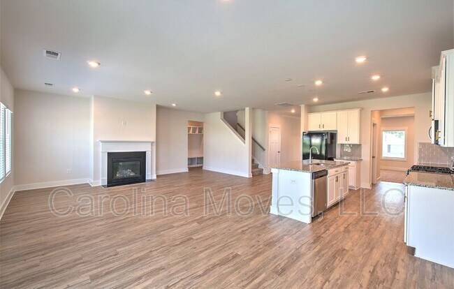 Building Photo - 208 Pewter Cir