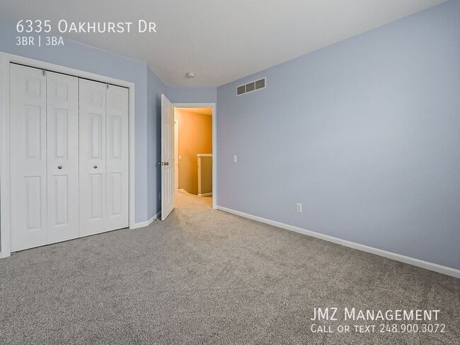 Building Photo - 6335 Oakhurst Dr