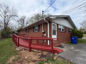 Building Photo - 107 Jackson St NW