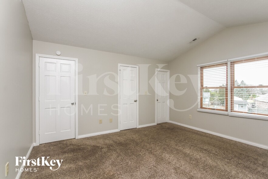 Building Photo - 458 Pebble Way