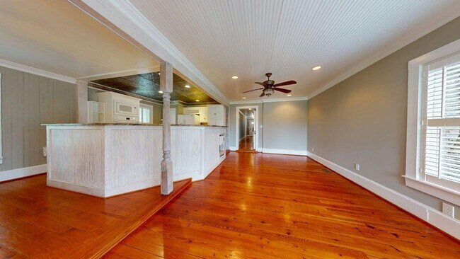 Building Photo - The Heart of Downtown