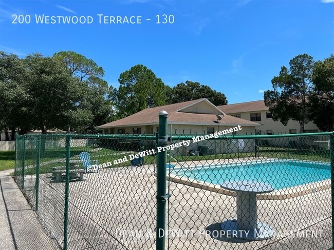 Building Photo - 2/1.5 Townhome w/ Pool - For Rent