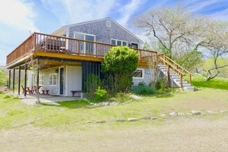 Building Photo - 836 State Rd