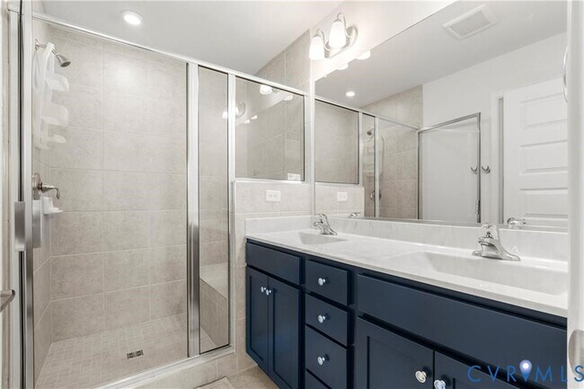 Building Photo - 12221 Dutch Elm Cir