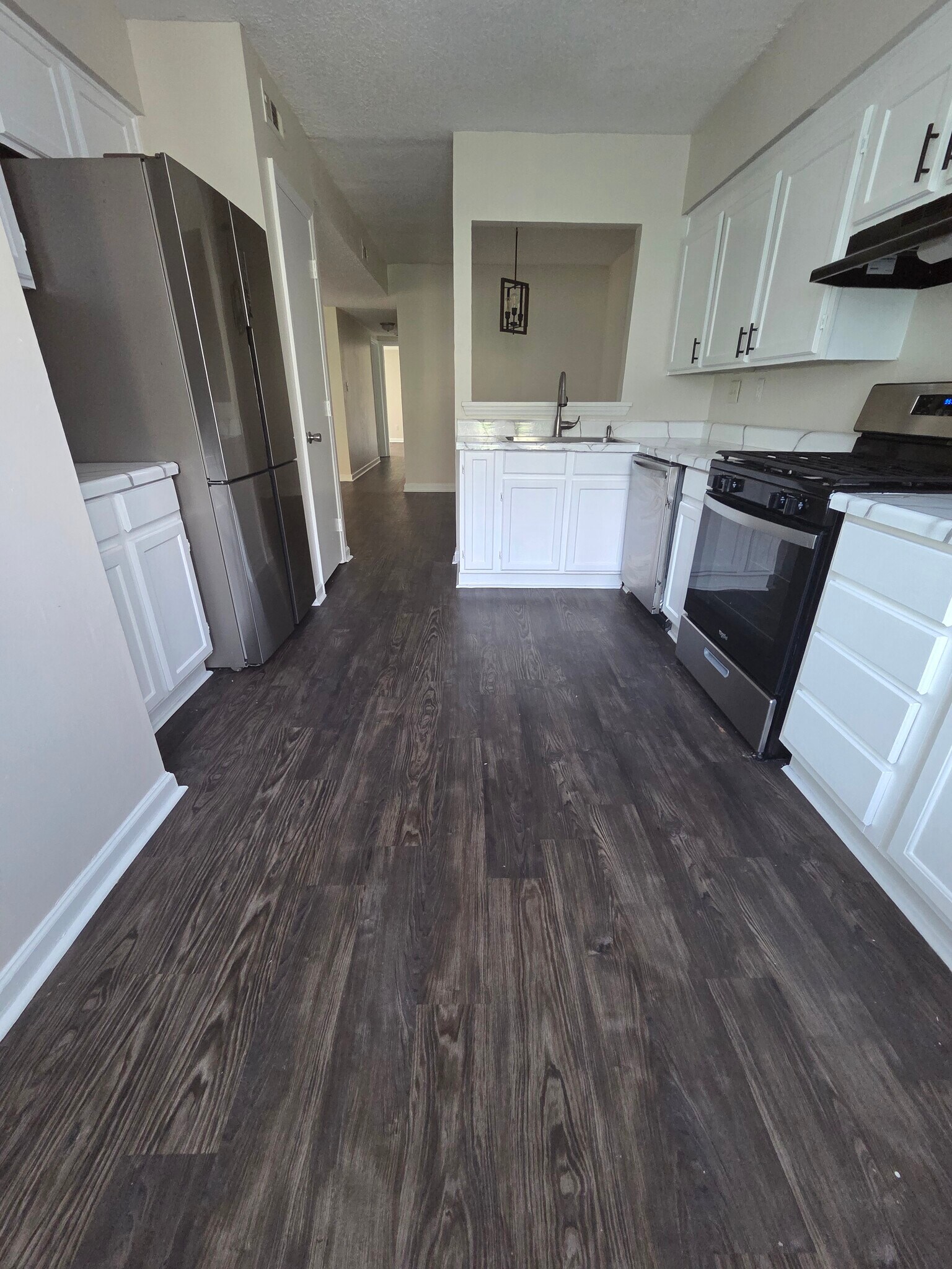 Building Photo - 6043 Green Forest Dr