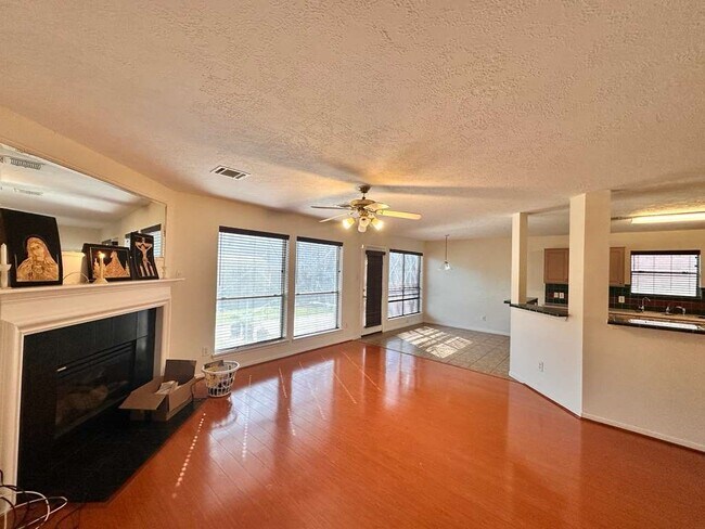 Building Photo - 2203 Nashua Dr