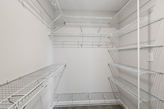 Building Photo - 383 Kingland Ln