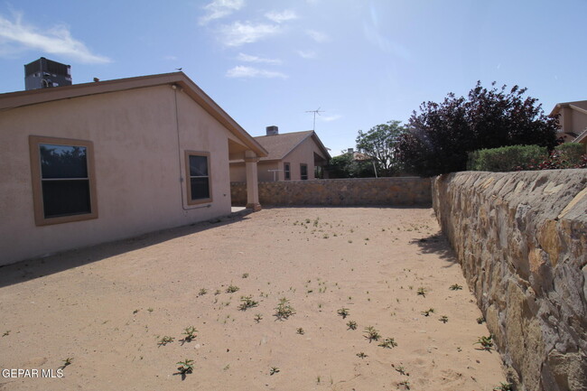 Building Photo - 14009 Robert Ituarte Dr