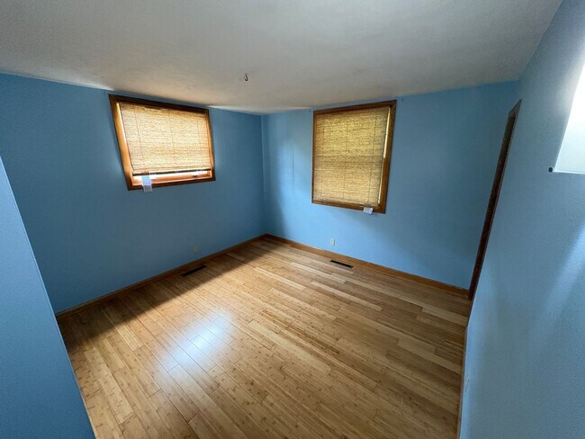 Building Photo - Spacious Home with Attached Garage & Fenced Backyard