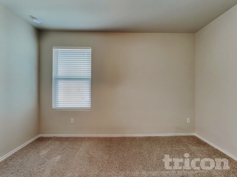 Building Photo - 3524 Stride Ln