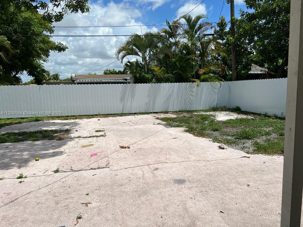 Building Photo - 6411 SW 20th St