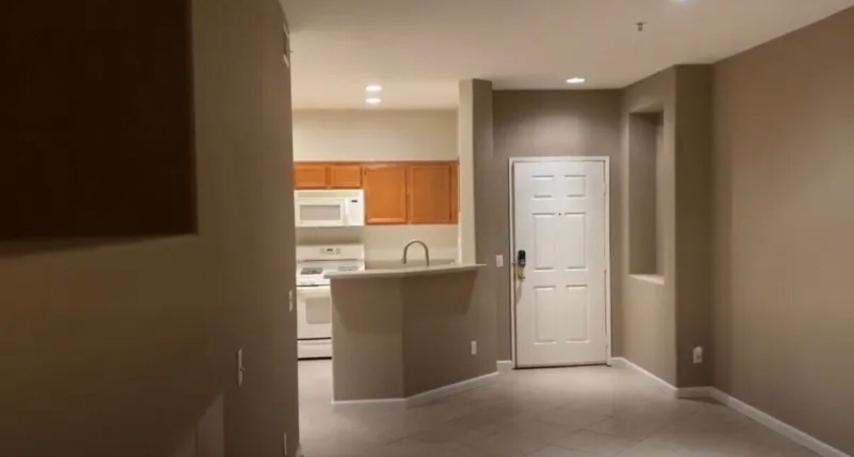 Building Photo - 26432 Arboretum Way