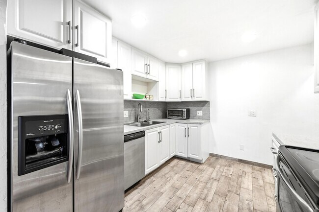 Building Photo - 1516 SW 24th St