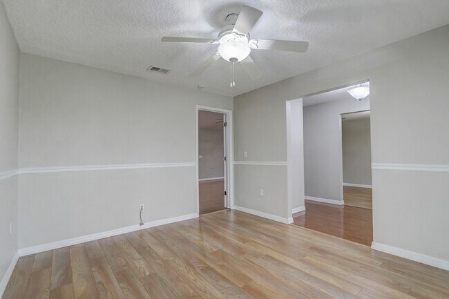 Building Photo - 5281 Jade Cir