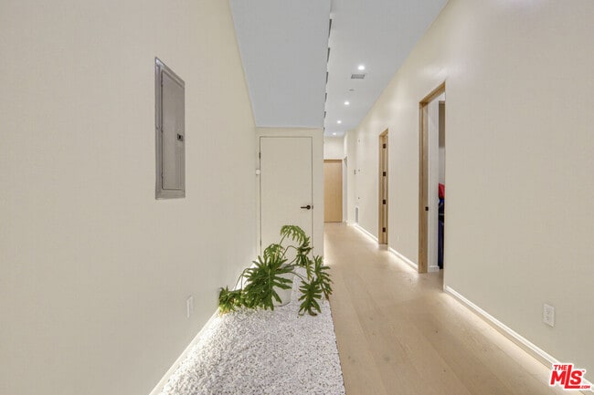 Building Photo - 22570 S Summit Ridge Cir