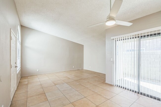 Building Photo - 31635 Avenida Maravilla