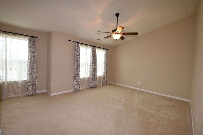 Building Photo - New Palestine 4 Bedroom Home