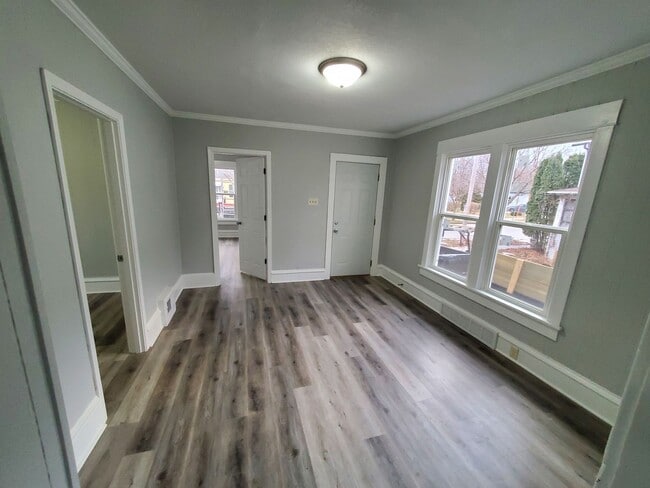 Building Photo - 164 N Lincoln Ave