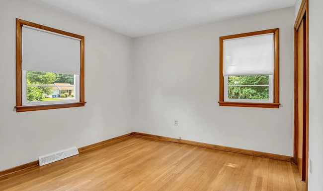 Building Photo - Updated 3-bedroom, 1-bath ranch home locat...