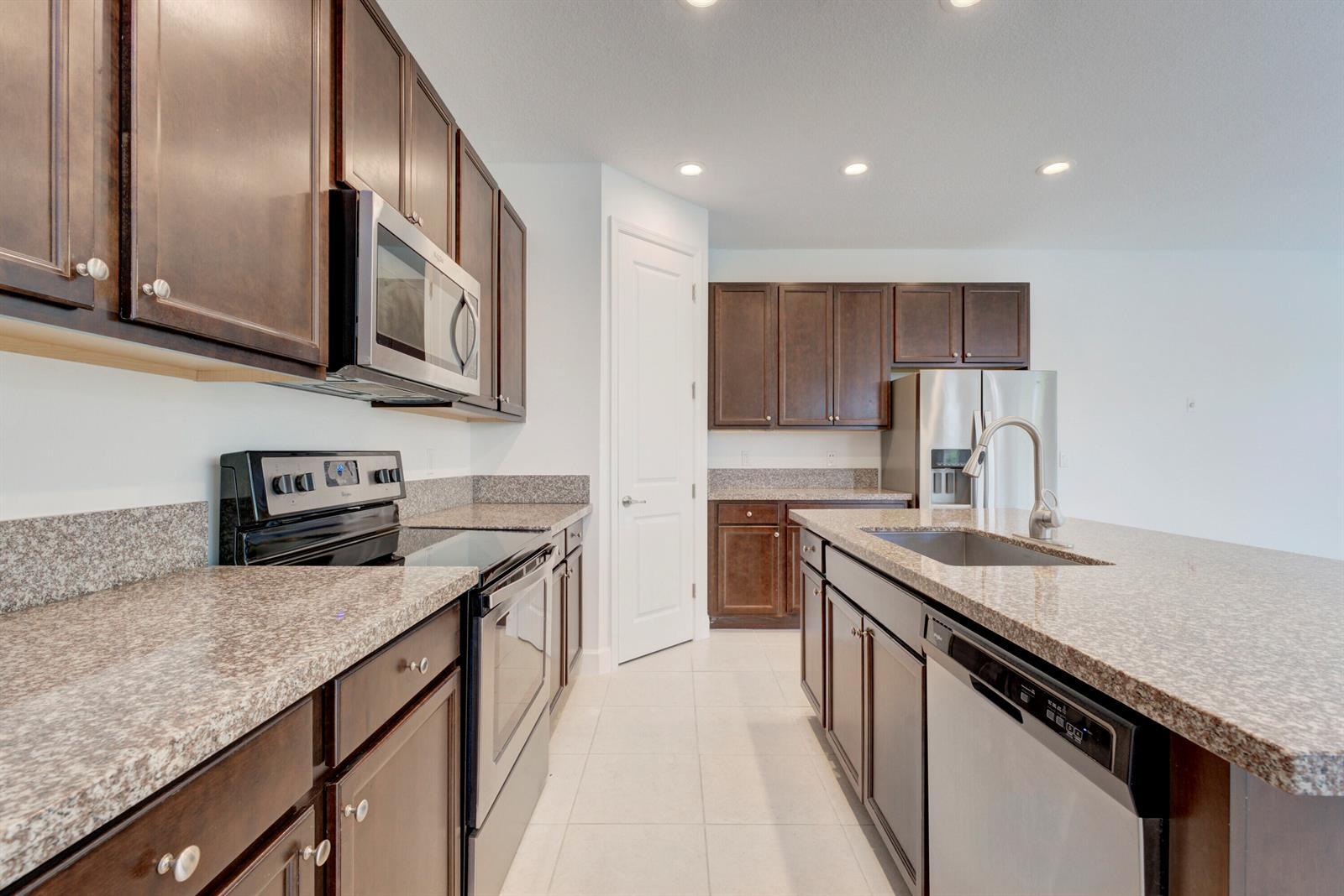 Building Photo - 9075 Kingsmoor Way