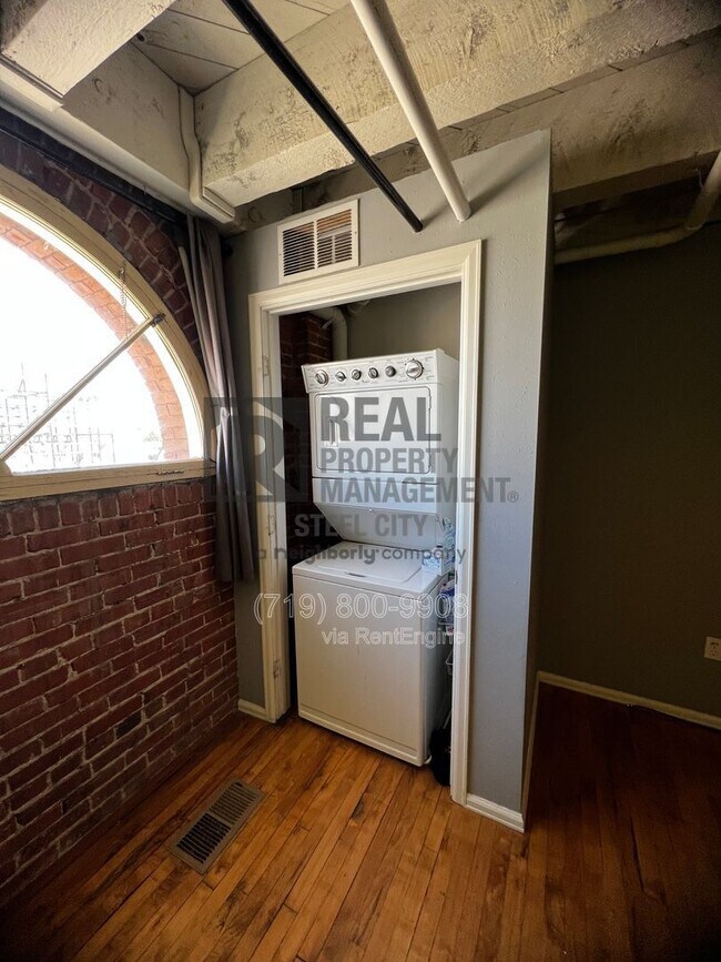 Building Photo - 201 Lamkin St