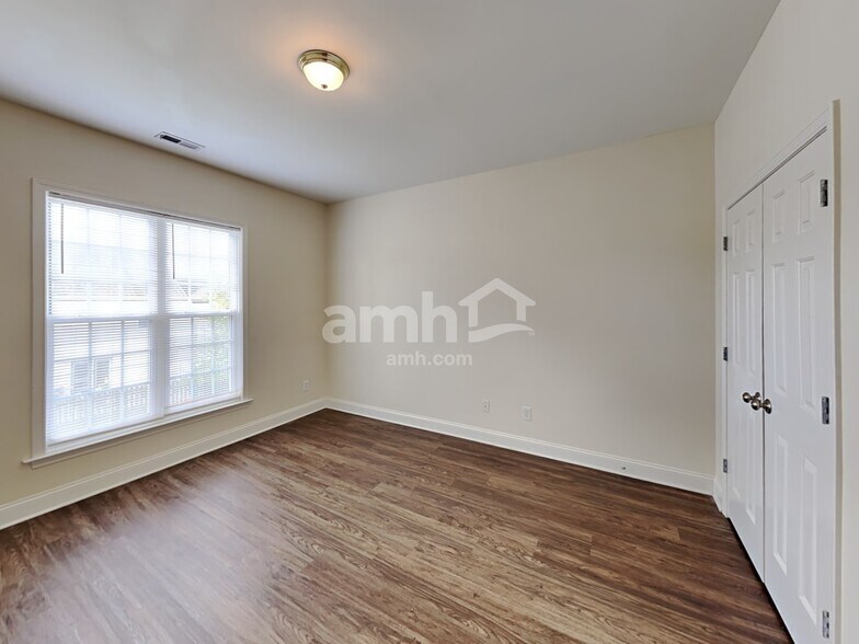 Building Photo - 112 Spalding Ln