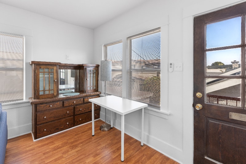 Building Photo - 1541 Linden Ave