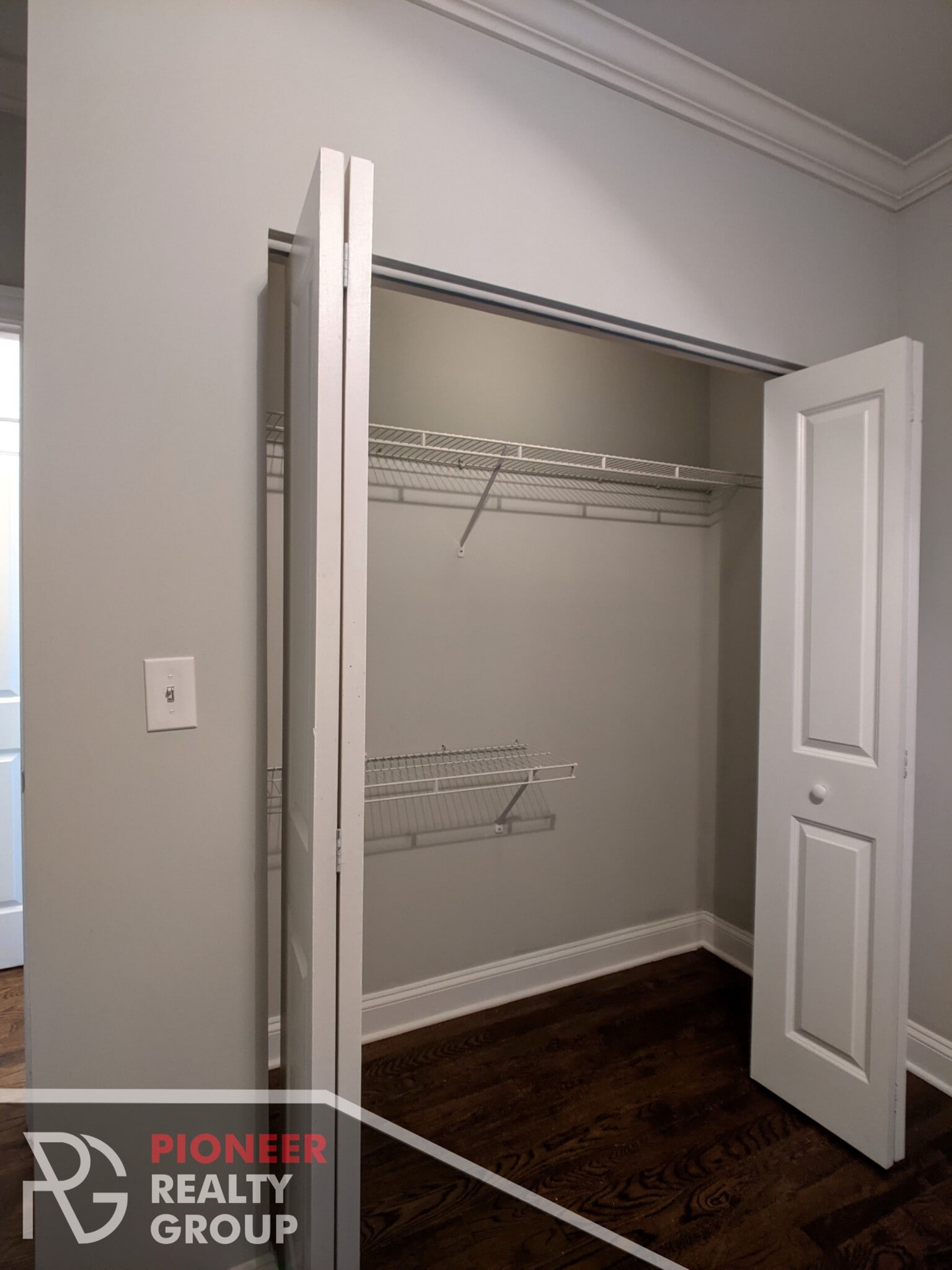 Building Photo - 736 W Addison St