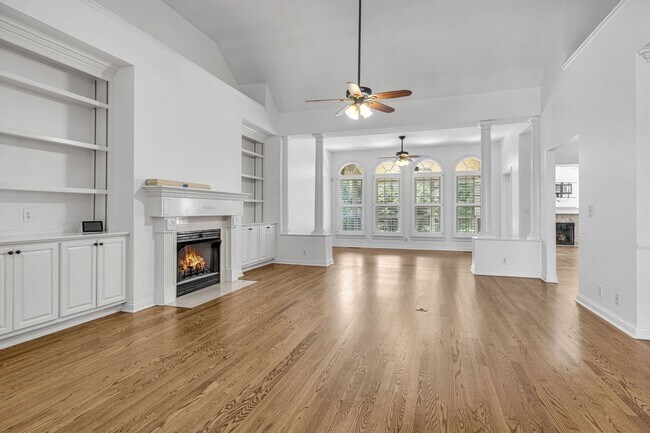 Building Photo - Welcome to this charming all-brick rental ...