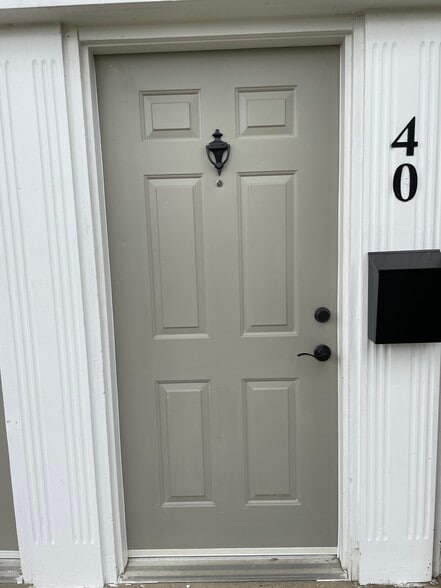 Front entry - 36 S Norwich Rd