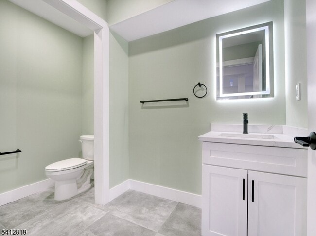 Building Photo - 429 Niles St