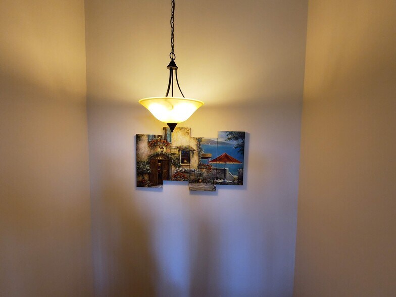 Building Photo - 808 Ayrshire Ave