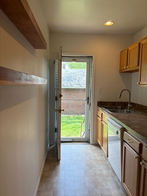 Building Photo - 3108 Indianola Ave